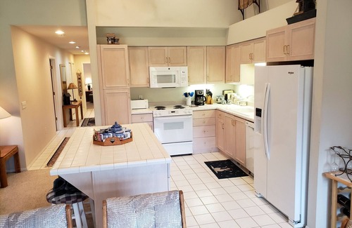 Downtown Leavenworth Condo | Condo with Mountain Views Walking Distance to Town