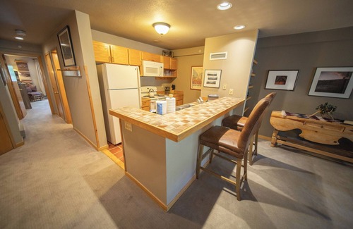 Mountain House Condo | Condo with Mountain Views & pool/hot tub onsite