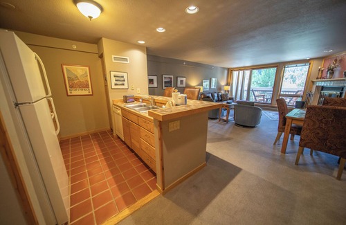 Mountain House Condo | Condo with Mountain Views & pool/hot tub onsite