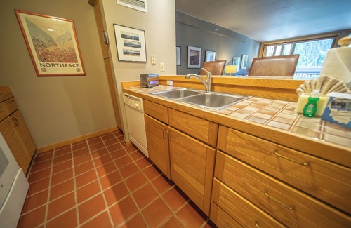 Mountain House Condo | Condo with Mountain Views & pool/hot tub onsite