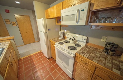 Mountain House Condo | Condo with Mountain Views & pool/hot tub onsite