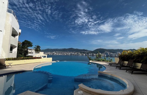 Playa Guitarron Apartment | Condo with spectacular view of the Acapulco bay