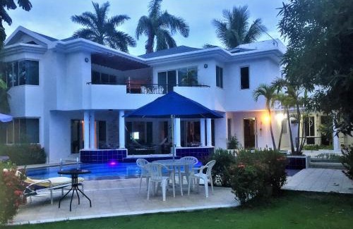 Girardot House | Condominio El Peñon