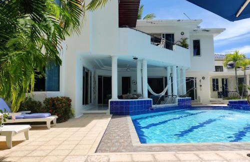 Girardot House | Condominio El Peñon