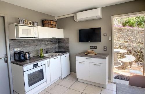 Condrieu Apartment | Condrieu, le Châtillon au cœur du vignoble belle vue sur vallée du Rhône