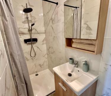 Secteur 1 Apartment | Confort moderne, Apt proche Gare 2-4 personnes