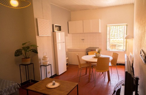 Vias Apartment | Confortable 3 Pièces au Centre de Vias