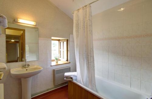 Les Salles House | Confortable gîte pour 7 pers. avec cheminée et animaux admis - FR-1-496-225