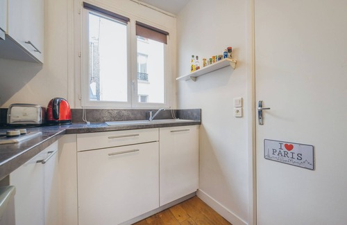 Quartier Saint-Ambroise Apartment | confortable studio in the oberkampf district