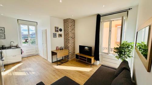 Saulaie - Claveliere Apartment | Confortable T2 moderne près du métro