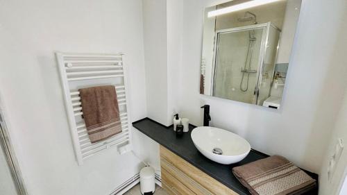 Saulaie - Claveliere Apartment | Confortable T2 moderne près du métro