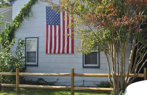 Cape May Cottage | Congress Street Cottage - Easy walk to beaches, restaurants, and shopping!