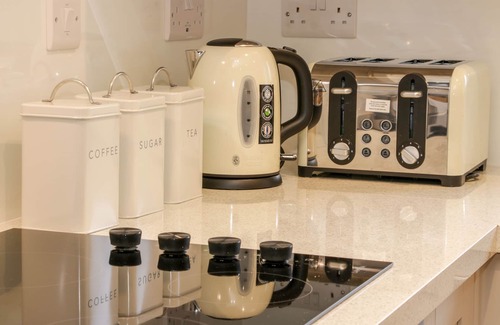 Wall-under-heywood House | CONKERS' COTTAGE, pet friendly, with a garden in Church Stretton