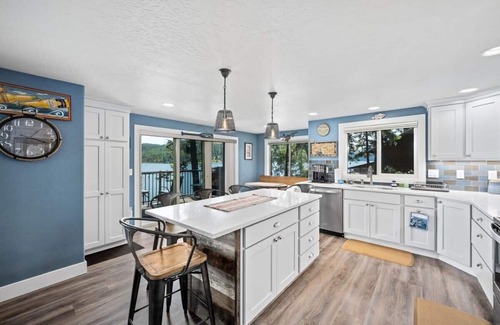 Worley House | Conkling Bay Escape | Fantastic Lakefront Home