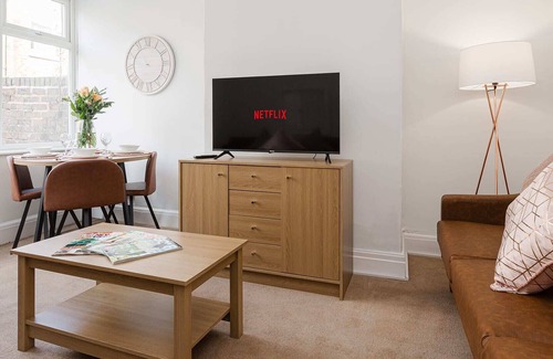 Preston House | Connaught Place | 4 Bedrooms Parking Contractors
