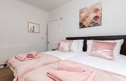 Preston House | Connaught Place | 4 Bedrooms Parking Contractors