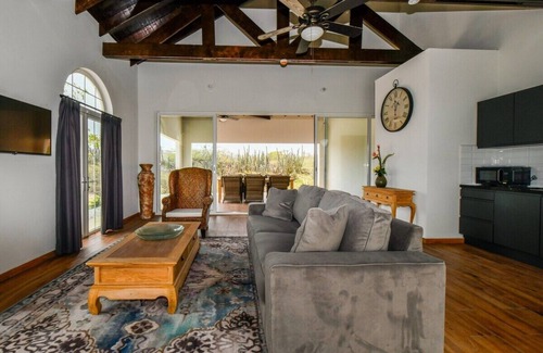 Santa Cruz House | Connect with nature through a mix of luxurious and striking details.