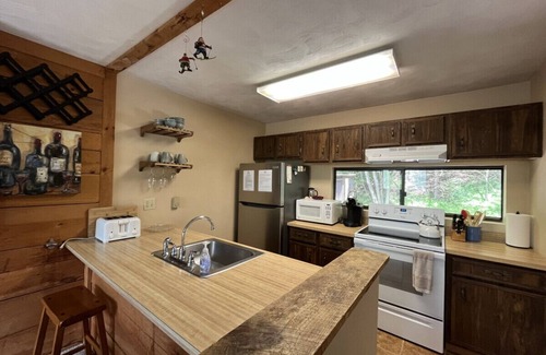Hidden Valley House | 🌸 Connecting Families with Nature: Spring Escape at Hidden Valley Resort! 🌄