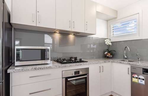Port Fairy House | Connolly House offers a Port Fairy haven for families and surfers.