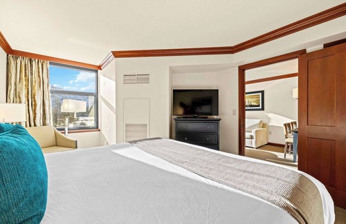 Olympic Valley Hotel | Conrad’s Mountain Retreat 1