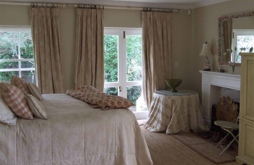 Constantia House | Constantia 5 bedroomed villa in tranquil setting