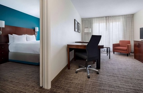 Dallas Hotel | Construction Workers Welcome! Relaxing Stay Near Sites! Laundry & Dry Cleaning