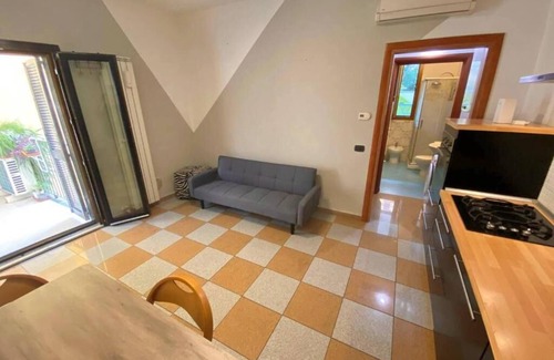 Lambrate Apartment | Conte Rosso House, with double terrace, a stone's throw from STation and Metro Lambrate