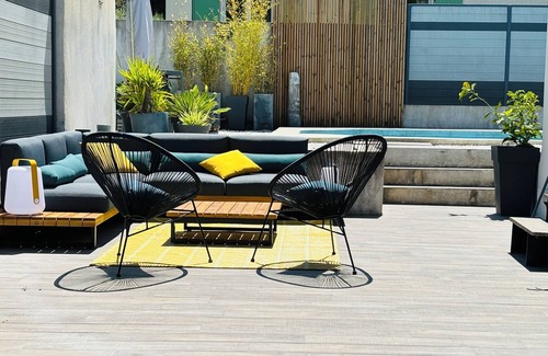 Le Puy-Sainte-Reparade House | Contemporary house near Château Lacoste