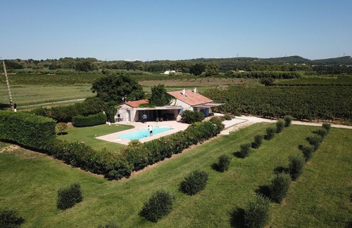 Saint Michel d'Euzet House | Contemporary villa private pool alone in countryside 4 stars