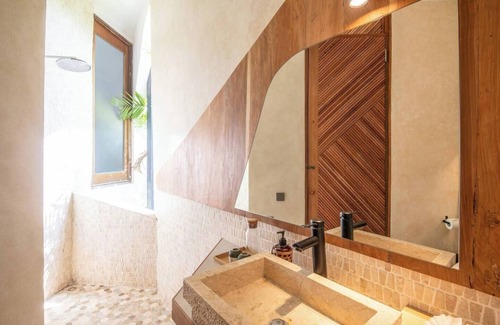 Pererenan Hotel | Contemporary 1-BR Loft with Art Deco shared pool
