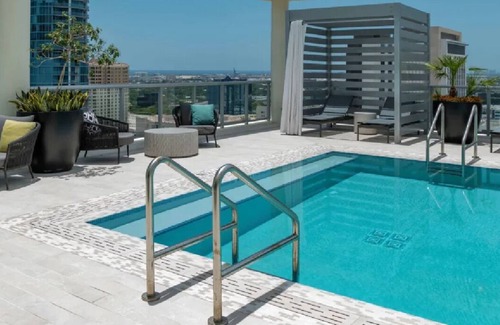 Riverwalk Fort Lauderdale Apartment | Contemporary 1BR, in unit Washer/Dryer, FREE parking with all amenities!