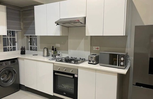 Bulawayo Apartment | Contemporary 2 bed in Suburbs - 2081