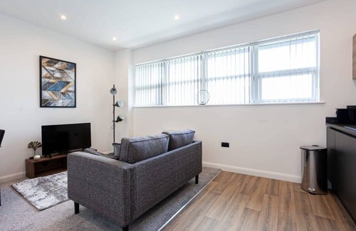 Bolton Apartment | Contemporary 2 Bedroom Apartment in Bolton
