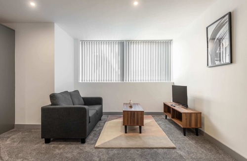 Yeadon Apartment | Contemporary 2 Bedroom Apartment in Yeadon