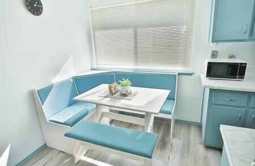 Arden-Arcade Apartment | Contemporary 2BR/1BA Sacramento-4