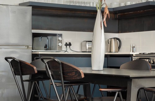 Bo'Kaap Apartment | Contemporary 3-Bed at the Peak of Bo-Kaap | Pool