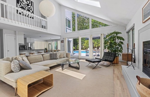 Quogue House | Contemporary 3BR Getaway in Quogue with Heated Pool
