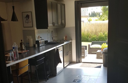 Nevian Villa | Contemporary air-conditioned house