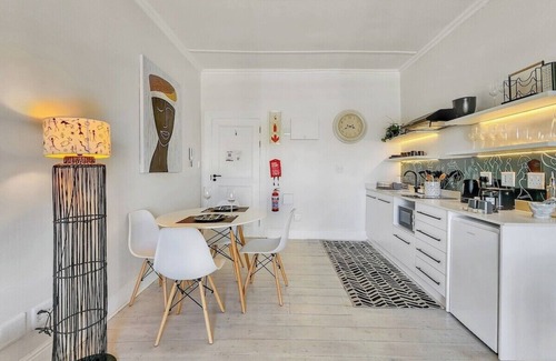 Observatory Apartment | Contemporary and Stylish Apartment in Observatory