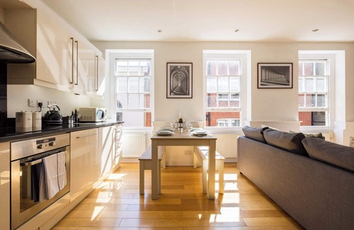 Bloomsbury Apartment | Contemporary Apartment in Central Bloomsbury