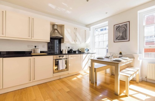 Bloomsbury Apartment | Contemporary Apartment in Central Bloomsbury