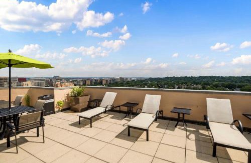 Pentagon City Apartment | Contemporary Arlington Apartment Featuring City Views