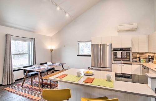 Livingston Condo | Contemporary-Boho Loft in Downtown Livingston!