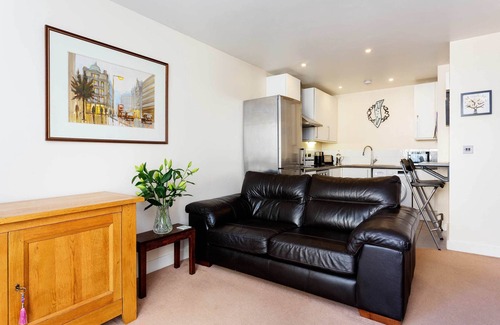 Islington Apartment | Contemporary by Regent's Canal, by Veeve
