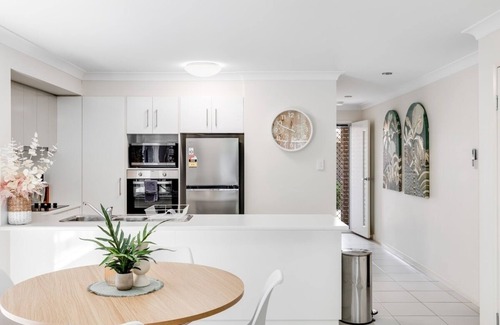 South Toowoomba Apartment | Contemporary Chic on CBD Fringe!