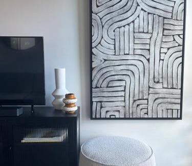 Te Aro Apartment | Contemporary City Studio