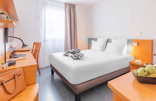 7th Arrondissement Apartment | Contemporary Comfort in Lyon's Vibrant Gerland District