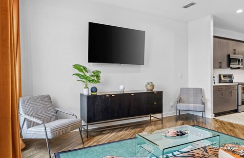 The Nations Condo | Contemporary Comfort in West Nashville: A Serene Retreat in The Nations