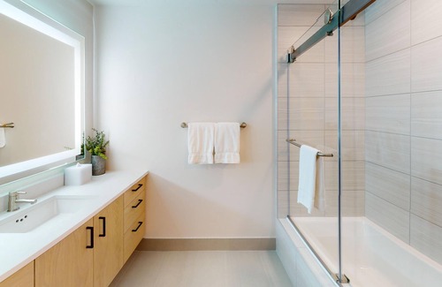 Tamarack Resort Apartment | Contemporary Condo|Juliette Balcony|Village Views