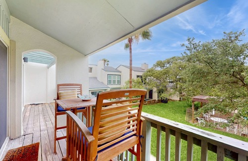 Sailhouse Condo | Contemporary Condo w/Fast WiFi, Shared Pool, Pool Spa, Tennis, & Boat Dock